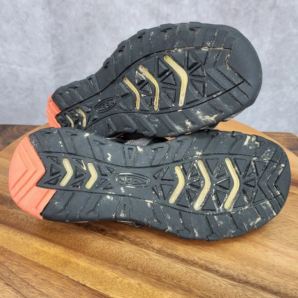 Keen Newport H2 Sandals Boys 5 Gray Closed Toe Hiking Water Shoes‎ Sport Outdoor